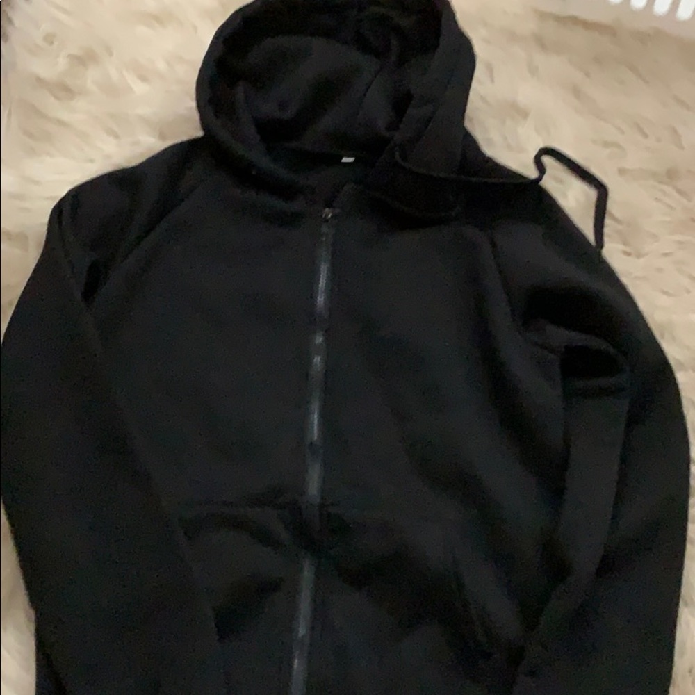 black zip up jacket